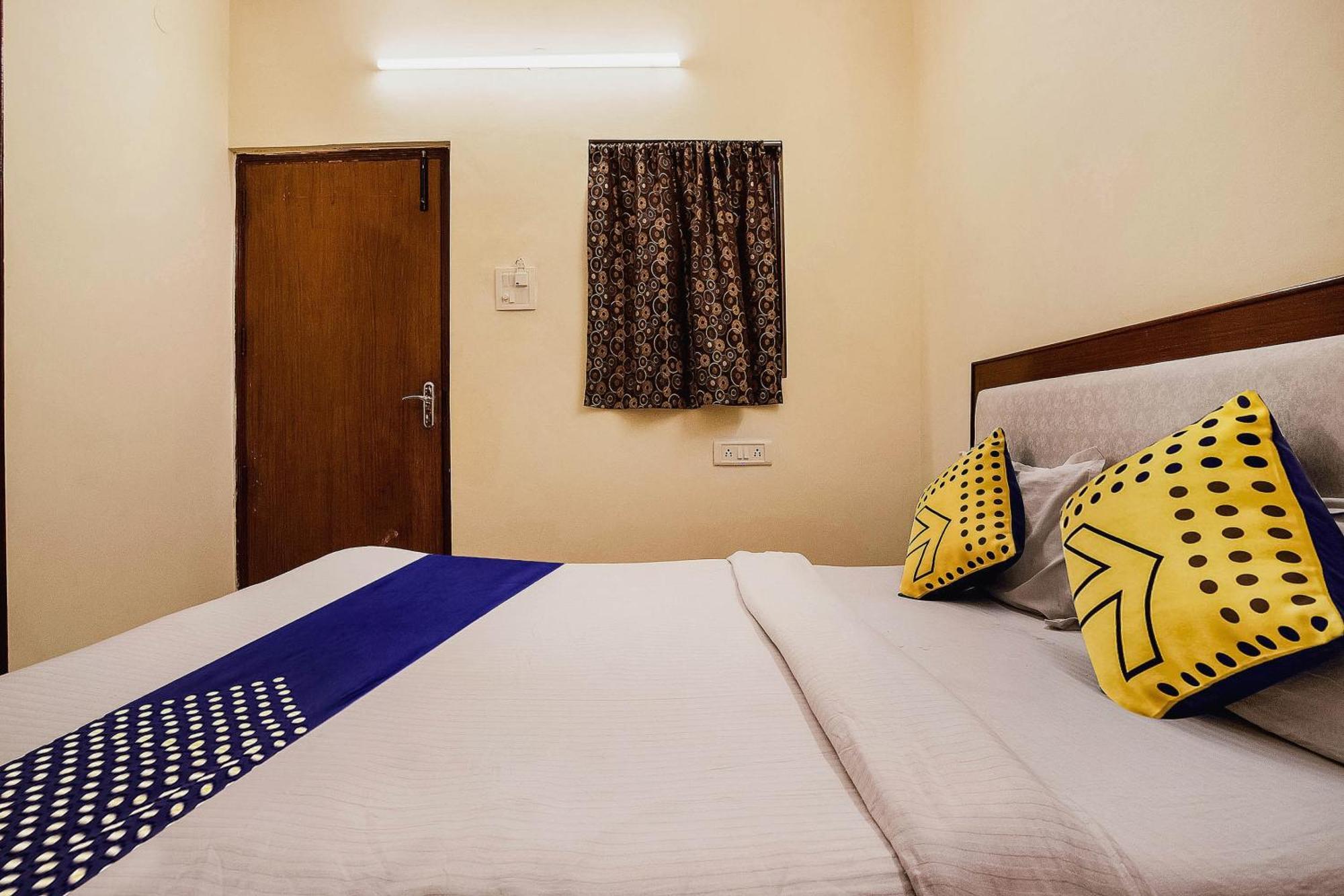 Hotel O City Inn Dx New Delhi Bagian luar foto